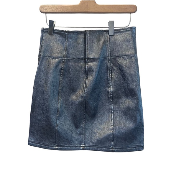 Free People Faux Leather Silver Shiny Metallic Mini‎ Skirt Size 4 - Picture 2 of 6